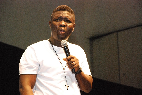 Video: Seyi Law calls out Gov. Akeredolu after his aunt 